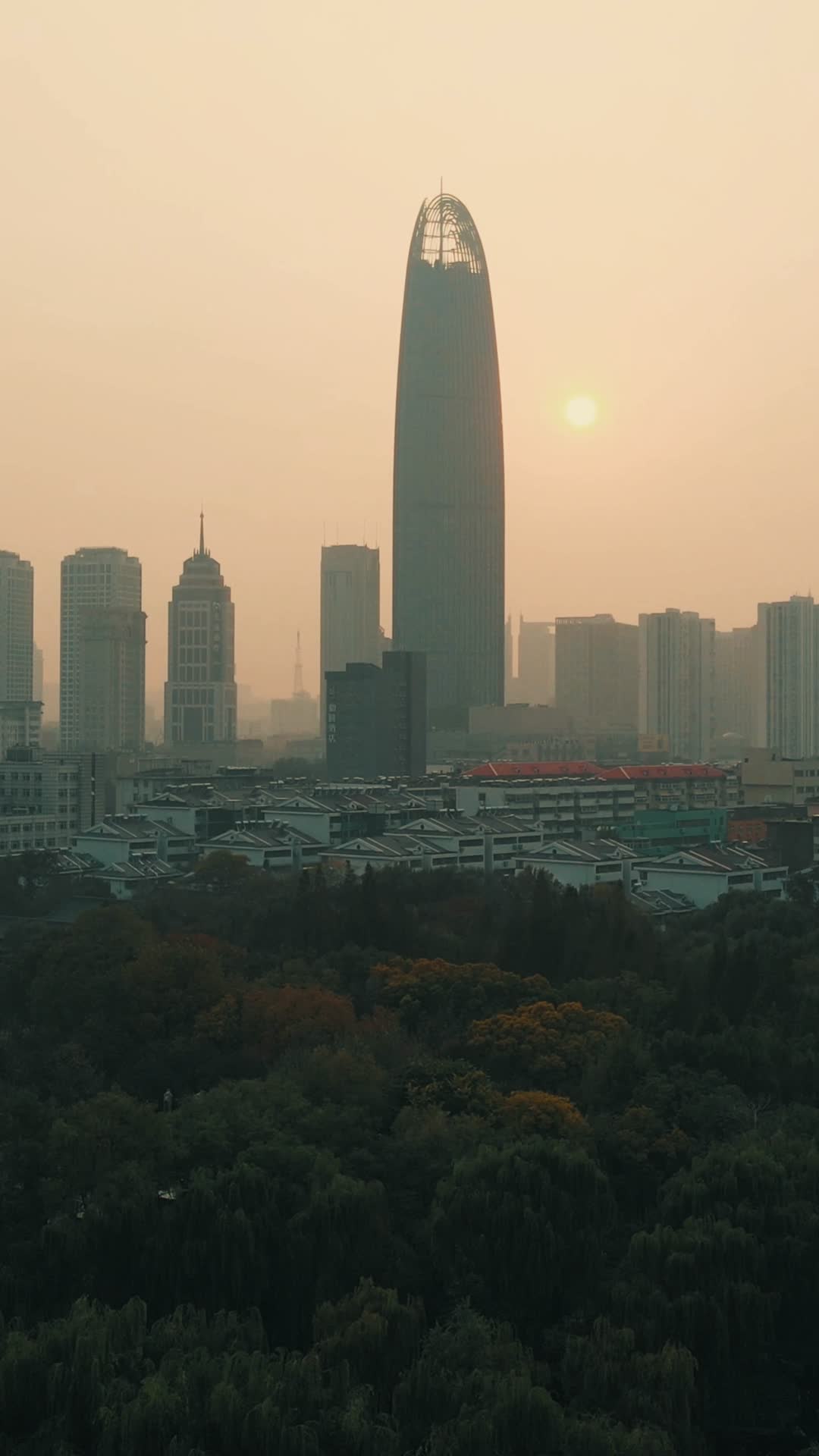 城市航拍济南城市日落夕阳视频的预览图