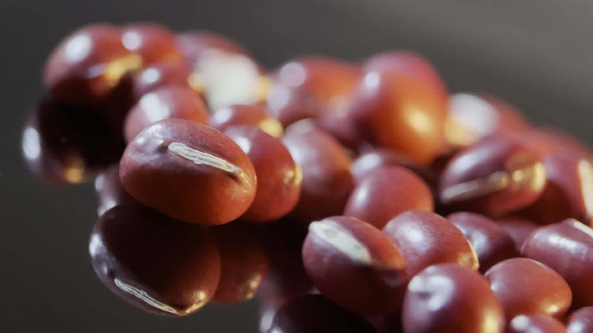 镜头合集特写红豆赤小豆粗粮杂粮视频的预览图
