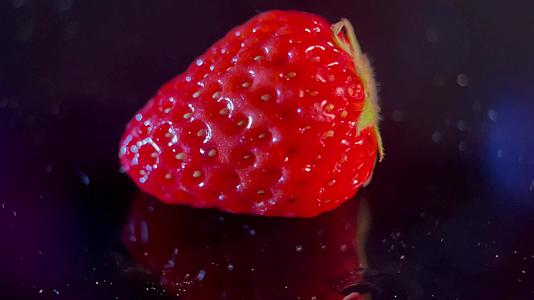 镜头合集微距草莓种子视频的预览图