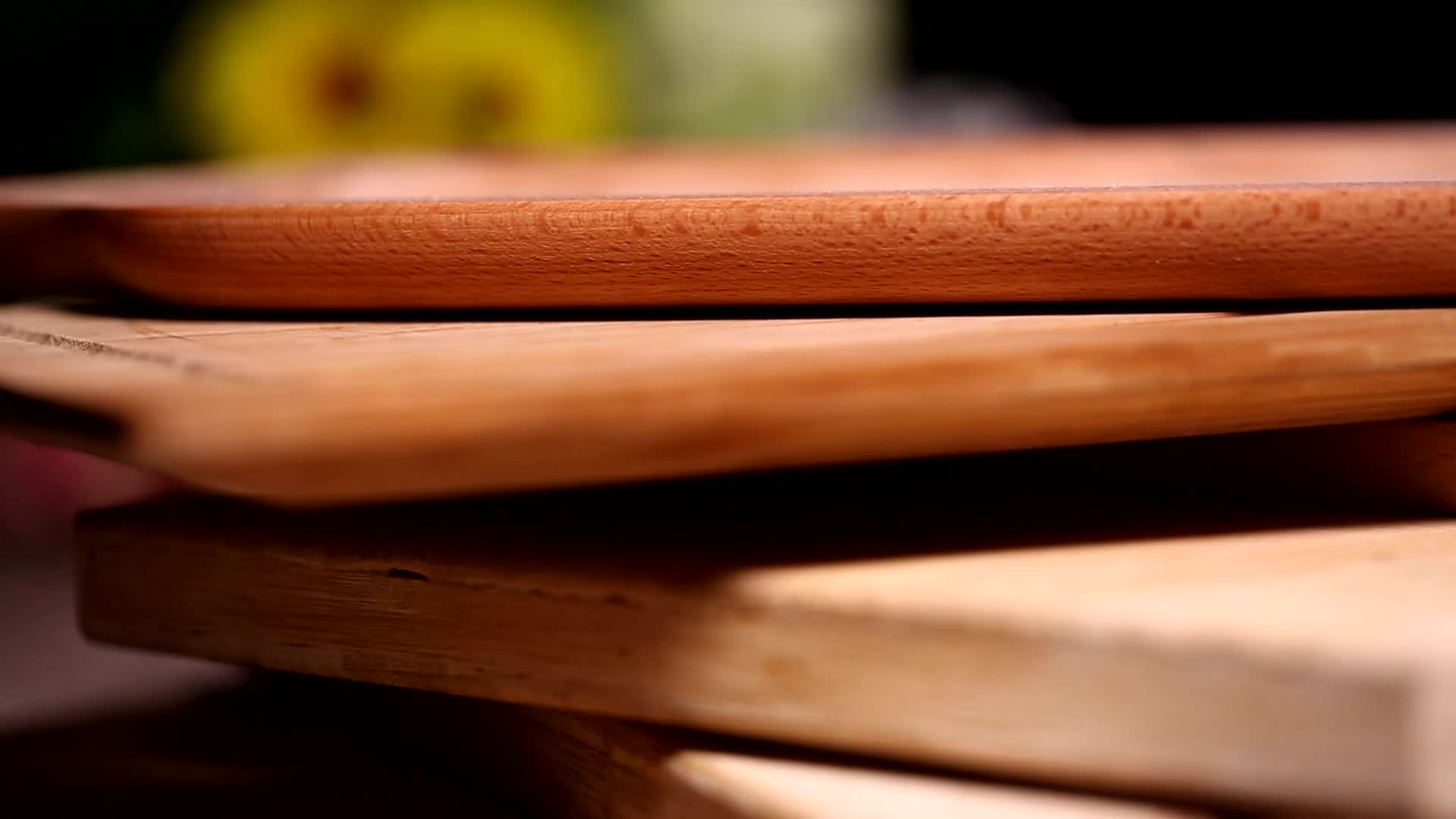 镜头合集各种木质的菜板案板视频的预览图