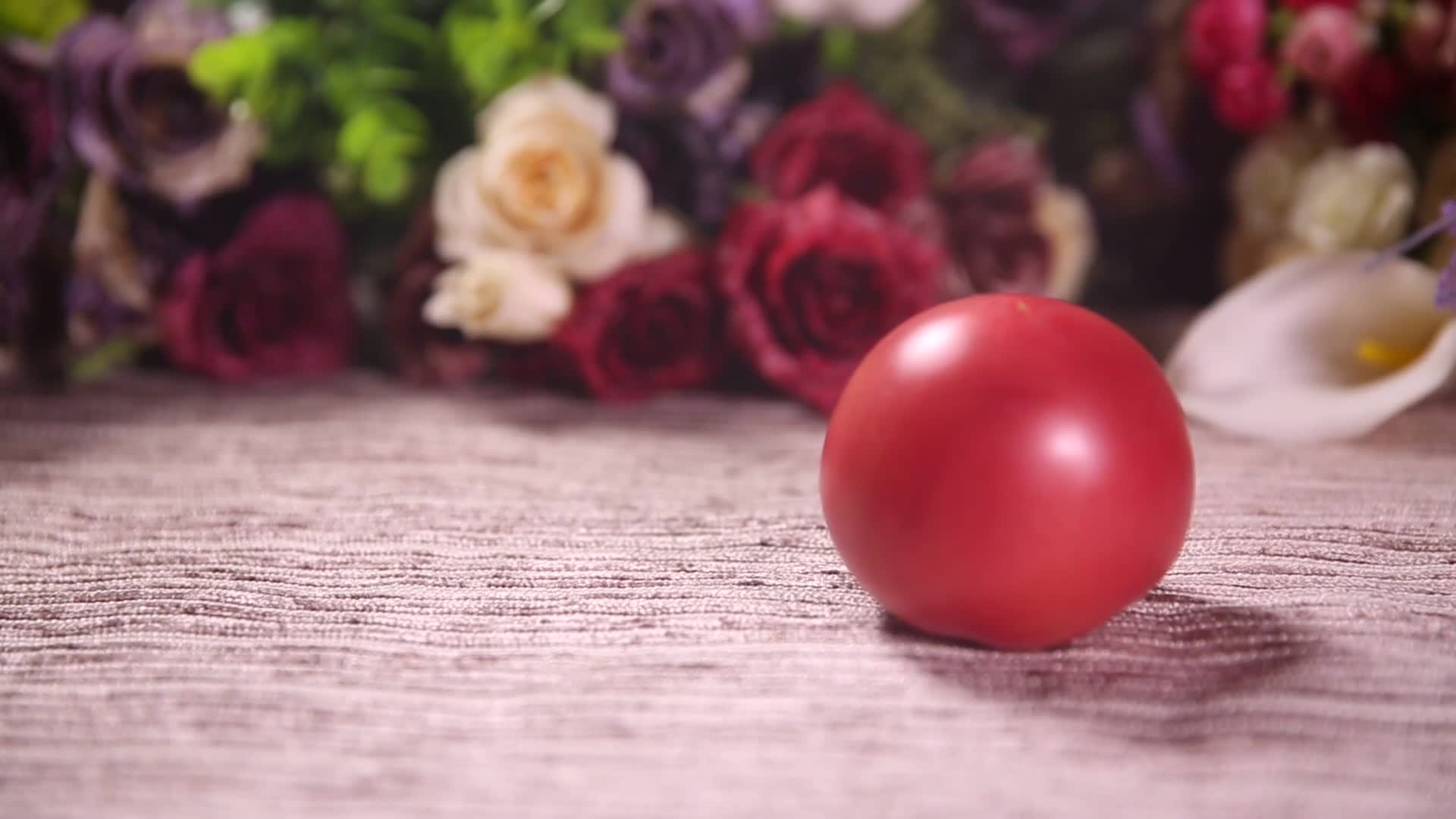 镜头合集滚动的番茄西红柿视频的预览图