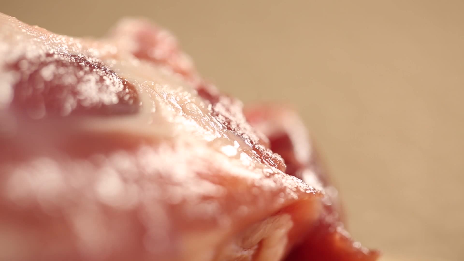 镜头合集特写鸭腿肉肉质视频的预览图