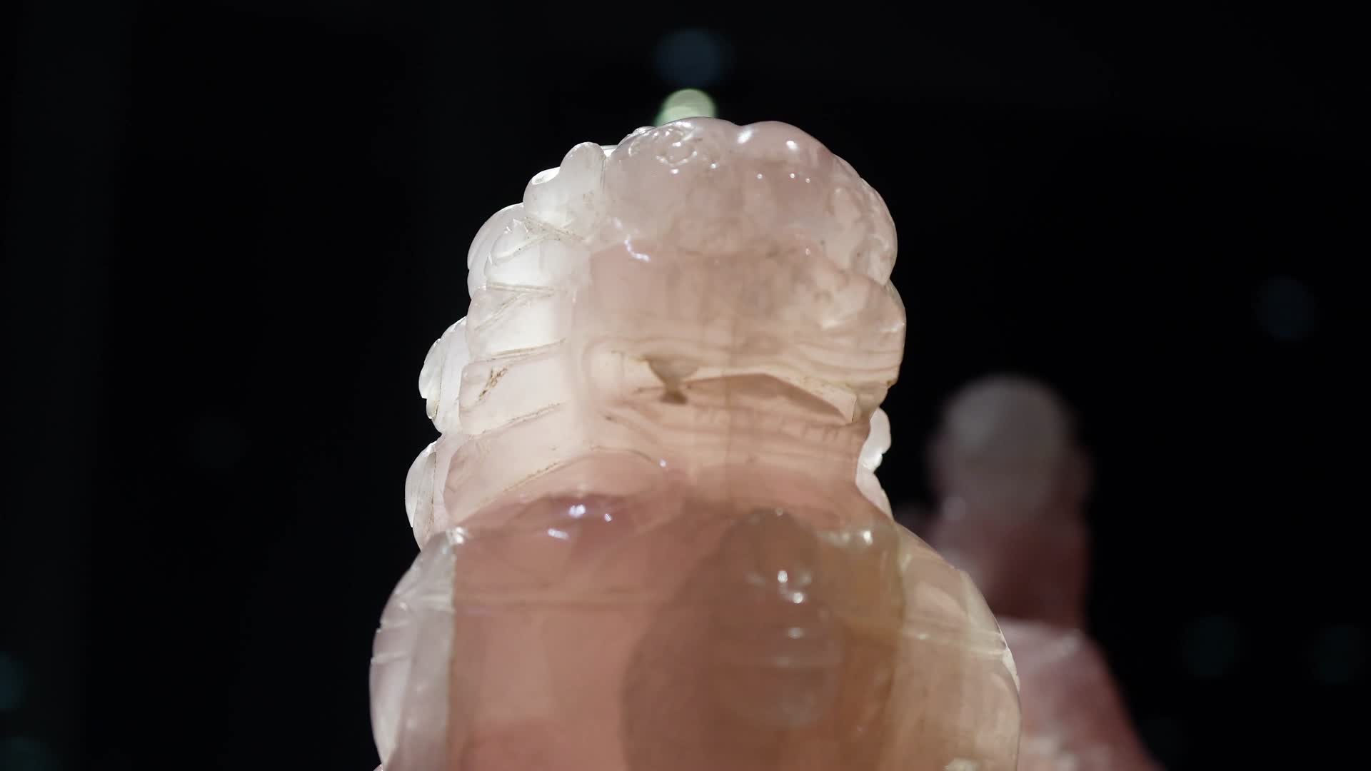 芙蓉石雕刻摆件玉器工艺品视频的预览图