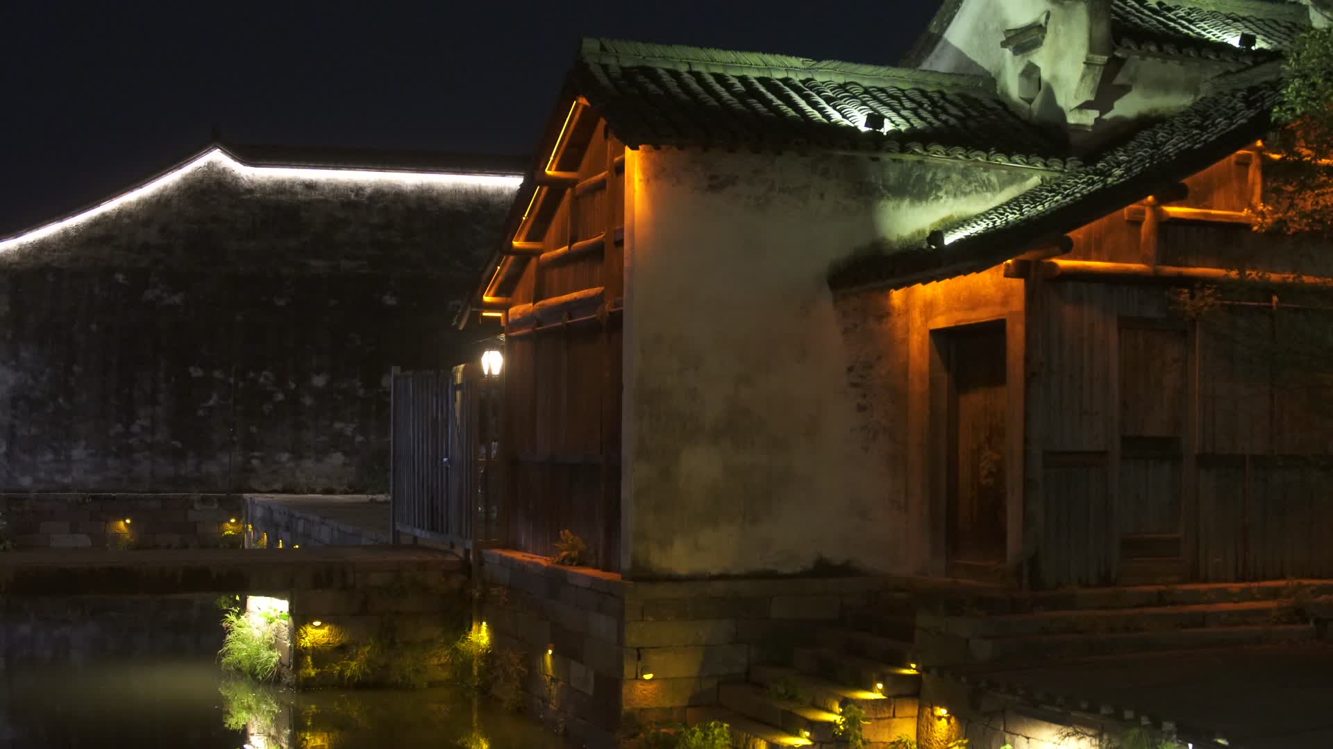 嘉兴乌镇西栅江南水乡夜景视频的预览图