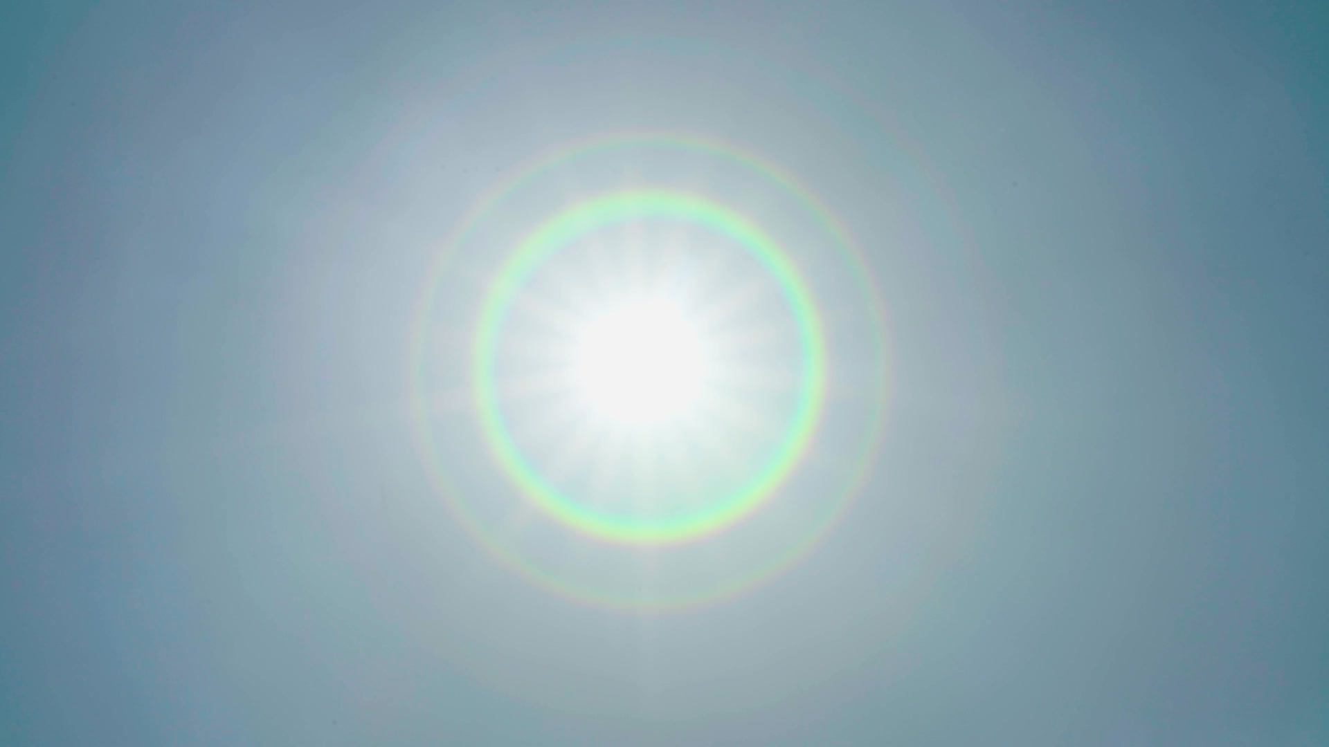 夏天毒辣的太阳视频的预览图