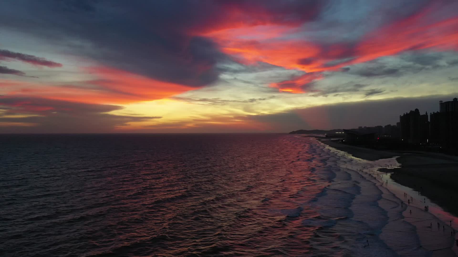 夏季海边的晚霞夕阳视频的预览图