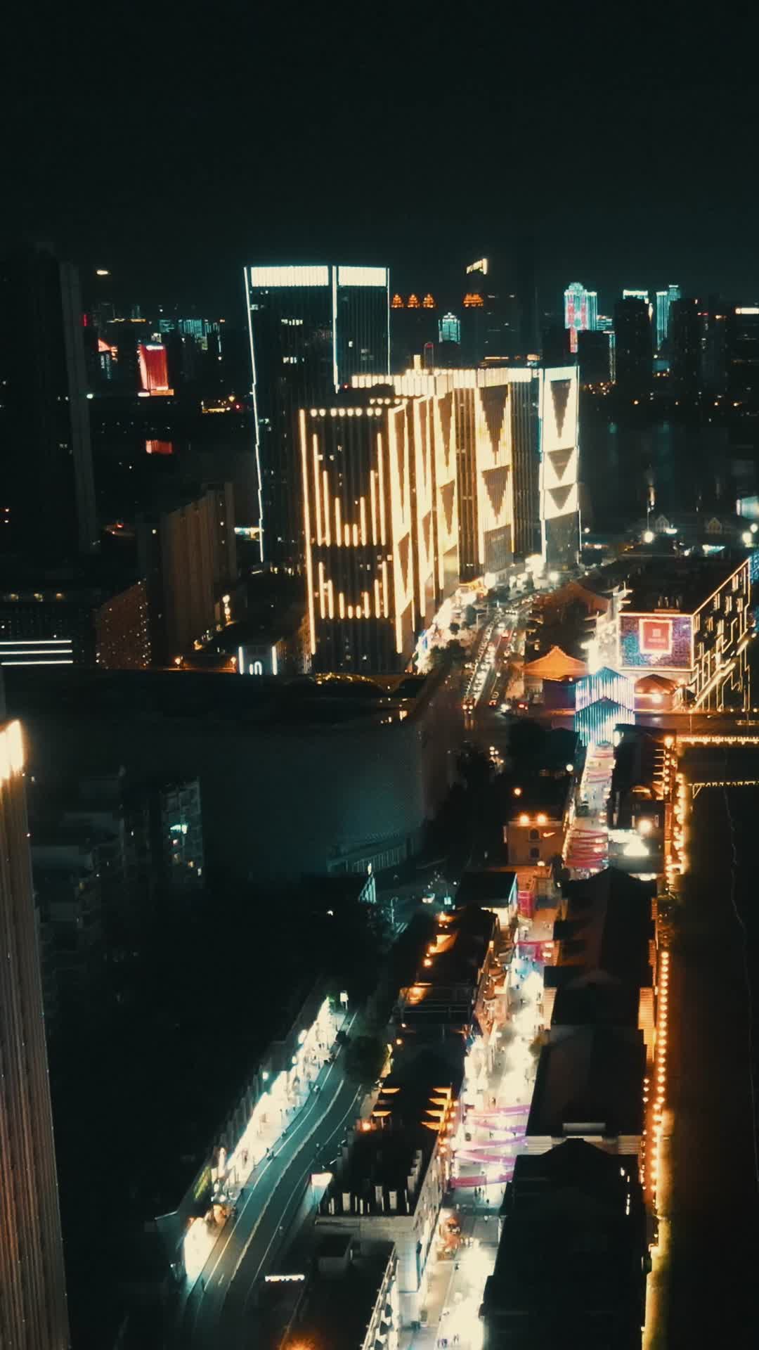 城市航拍山东济南楚河汉街夜景视频的预览图
