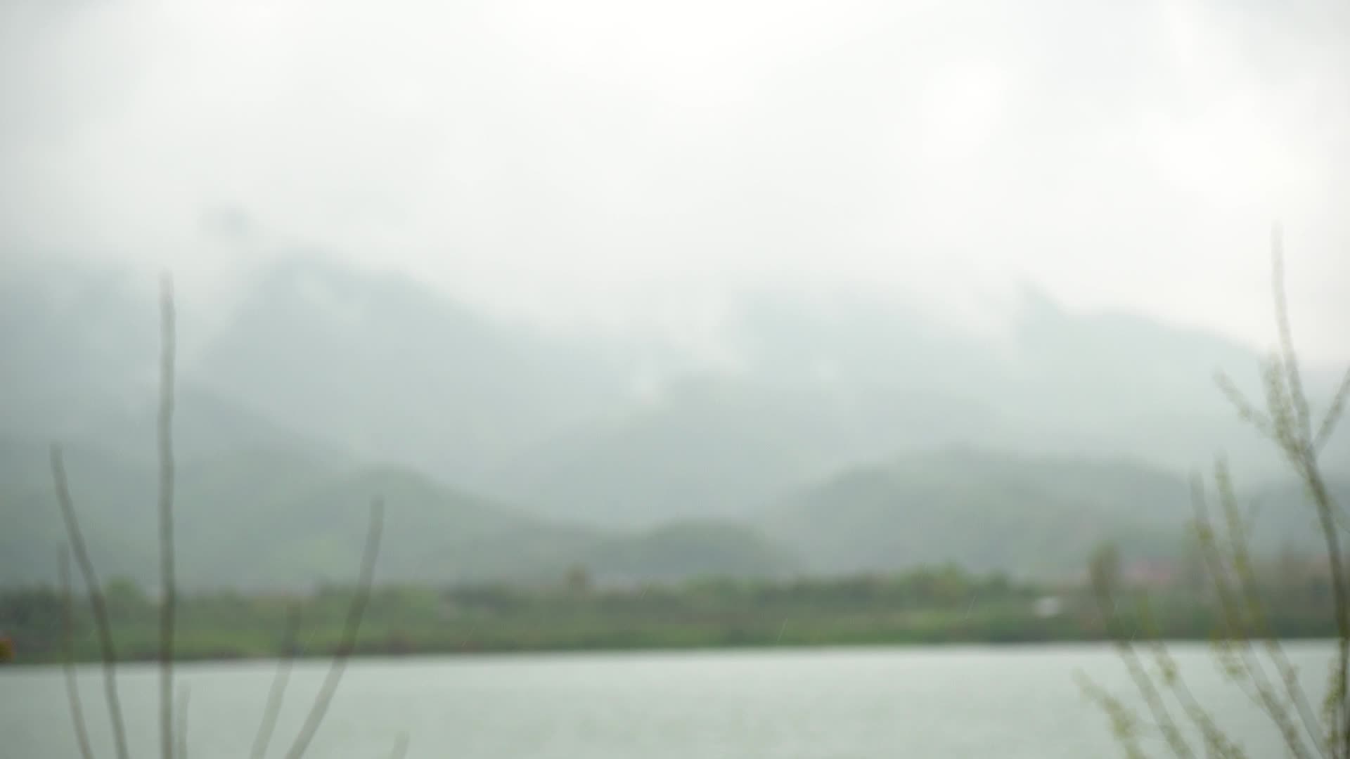 杭州桐庐富春江风景视频的预览图