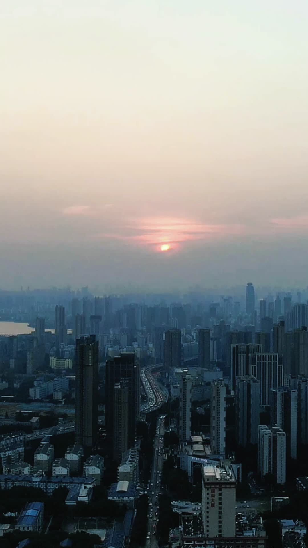 城市延时武汉日落夕阳竖屏航拍延时视频的预览图