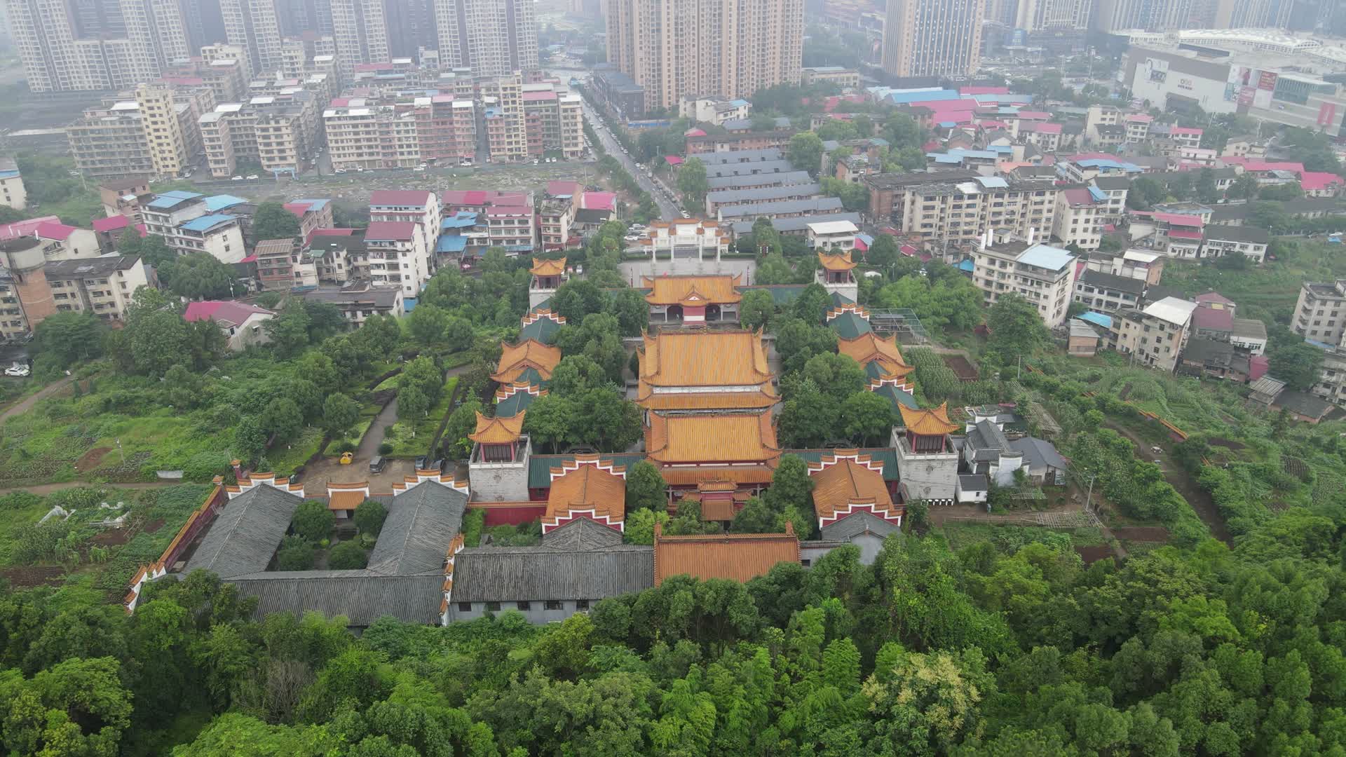 航拍湖南旅游景区邵阳玉清宫视频的预览图