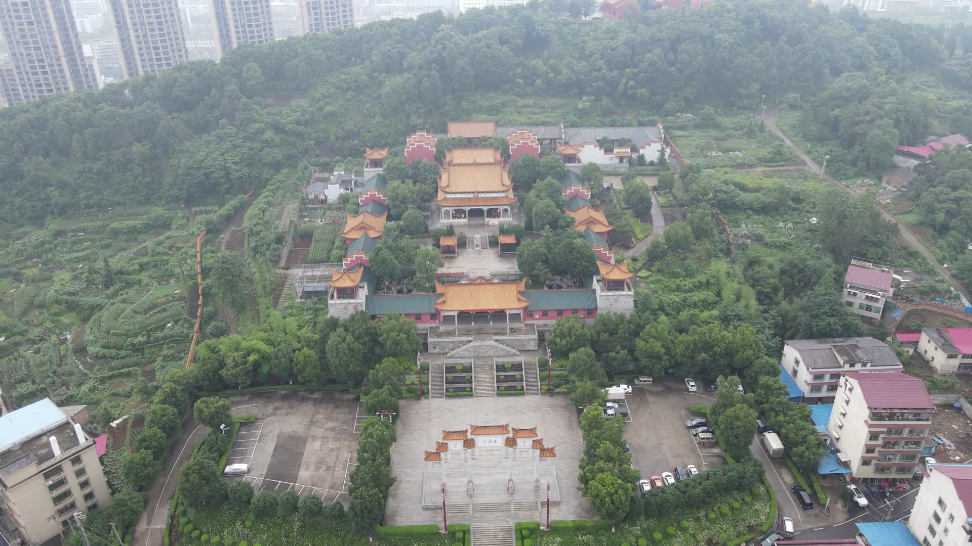 航拍湖南旅游景区邵阳玉清宫视频的预览图