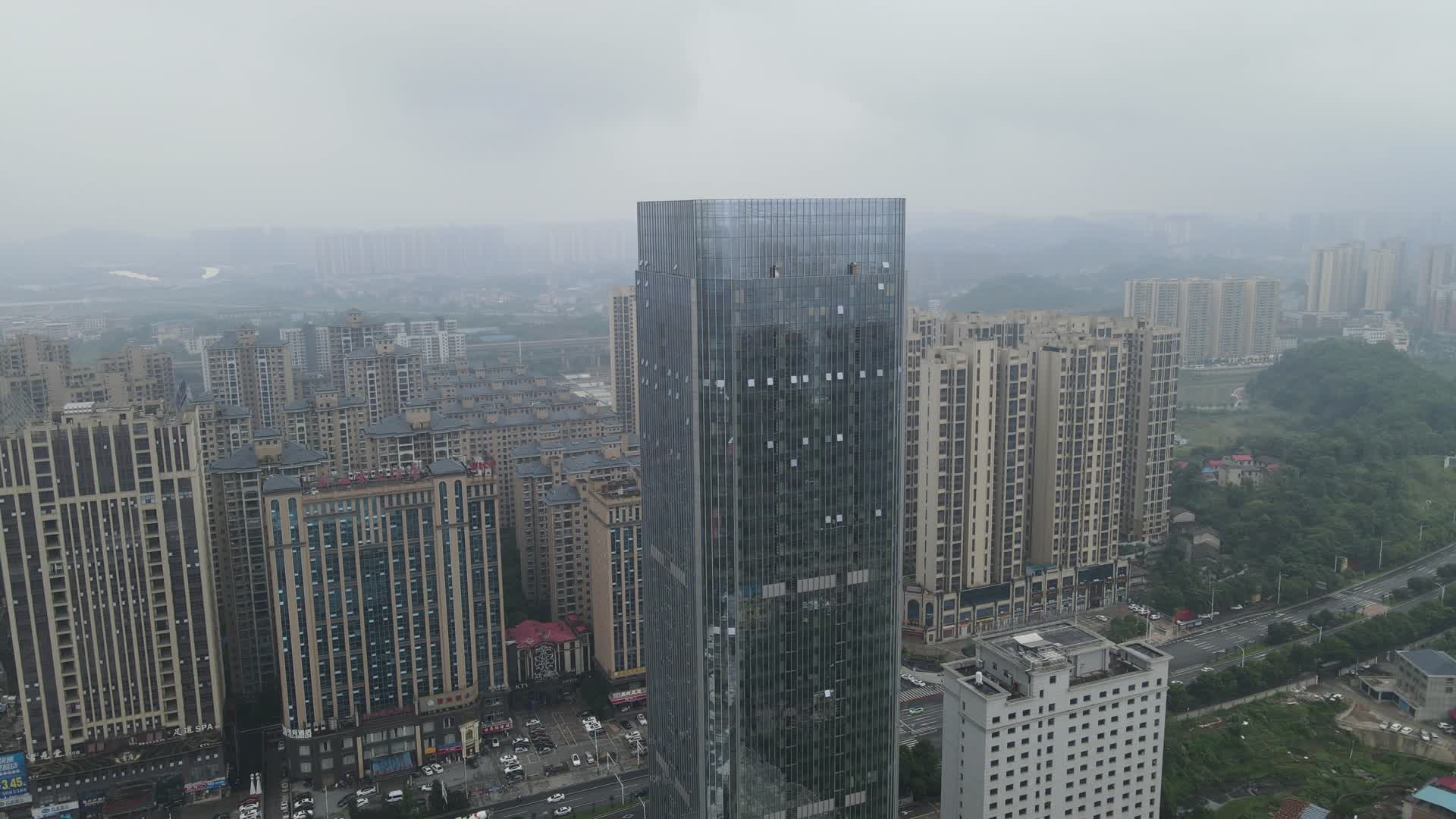 湖南城市航拍邵阳步步高新天地视频的预览图