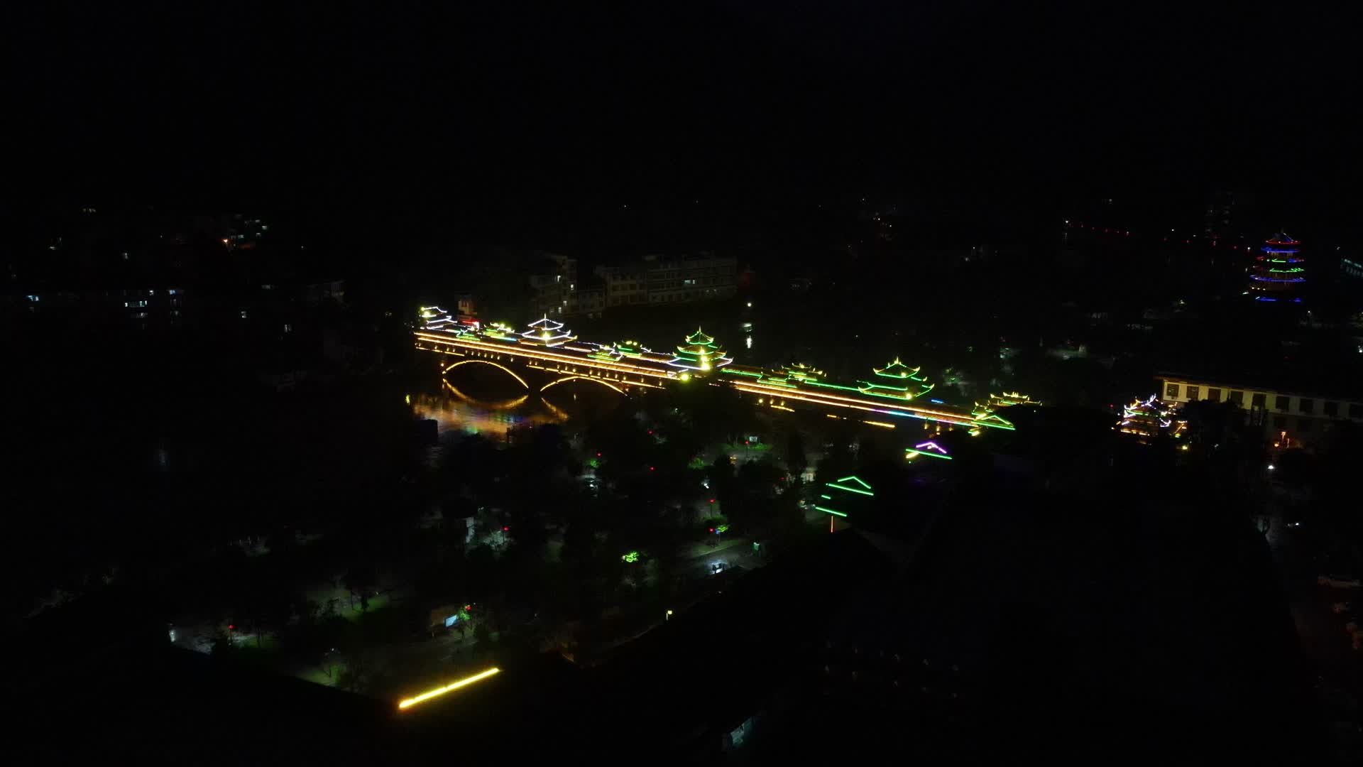 航拍湖南邵阳城步县风雨桥夜景视频的预览图