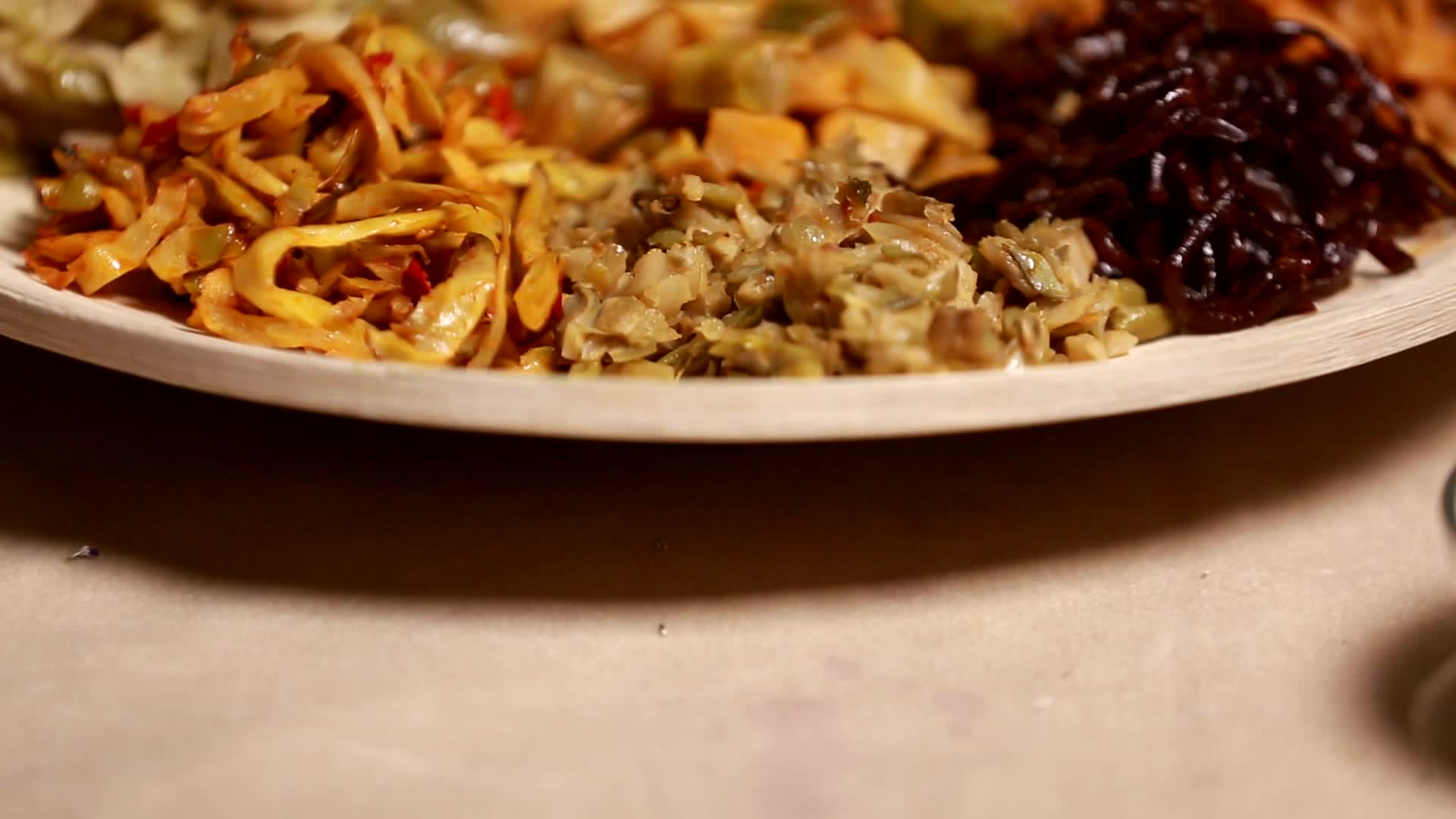 镜头合集高盐高钠不健康的咸菜榨菜视频的预览图