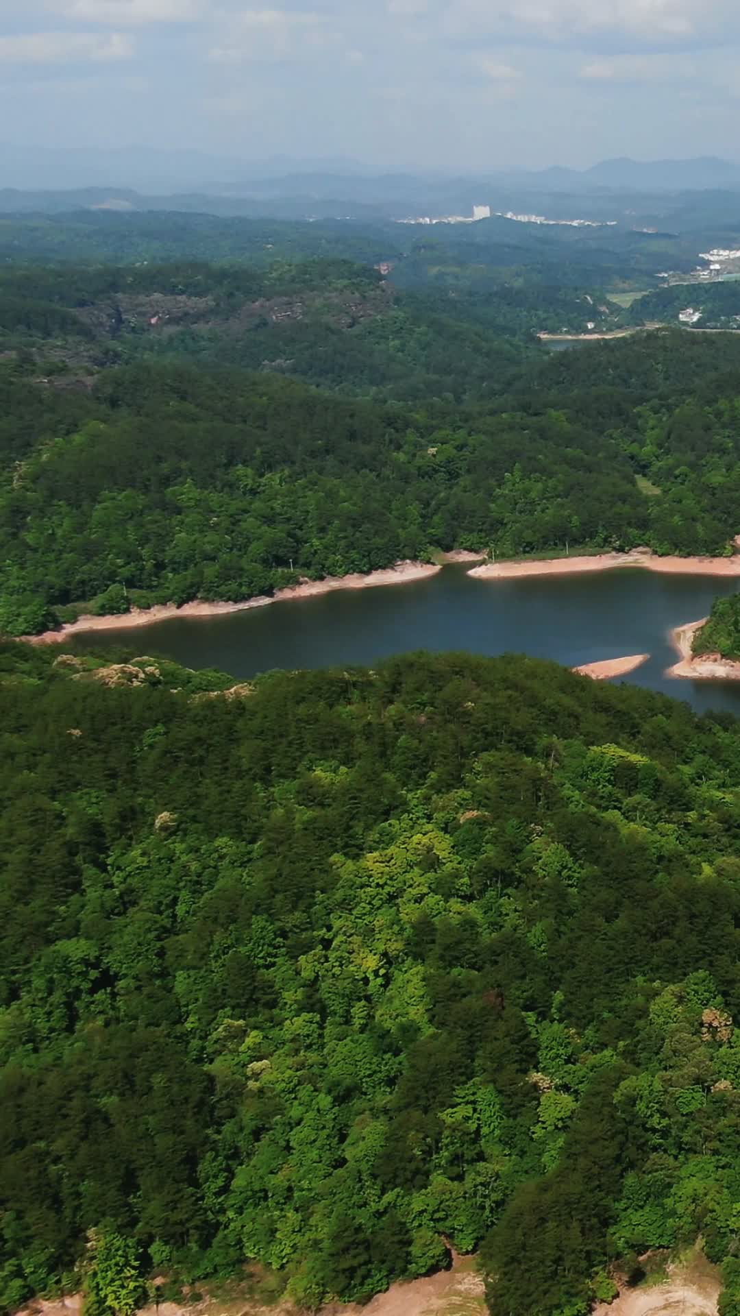 旅游景区福建泰宁大金湖竖屏航拍视频的预览图