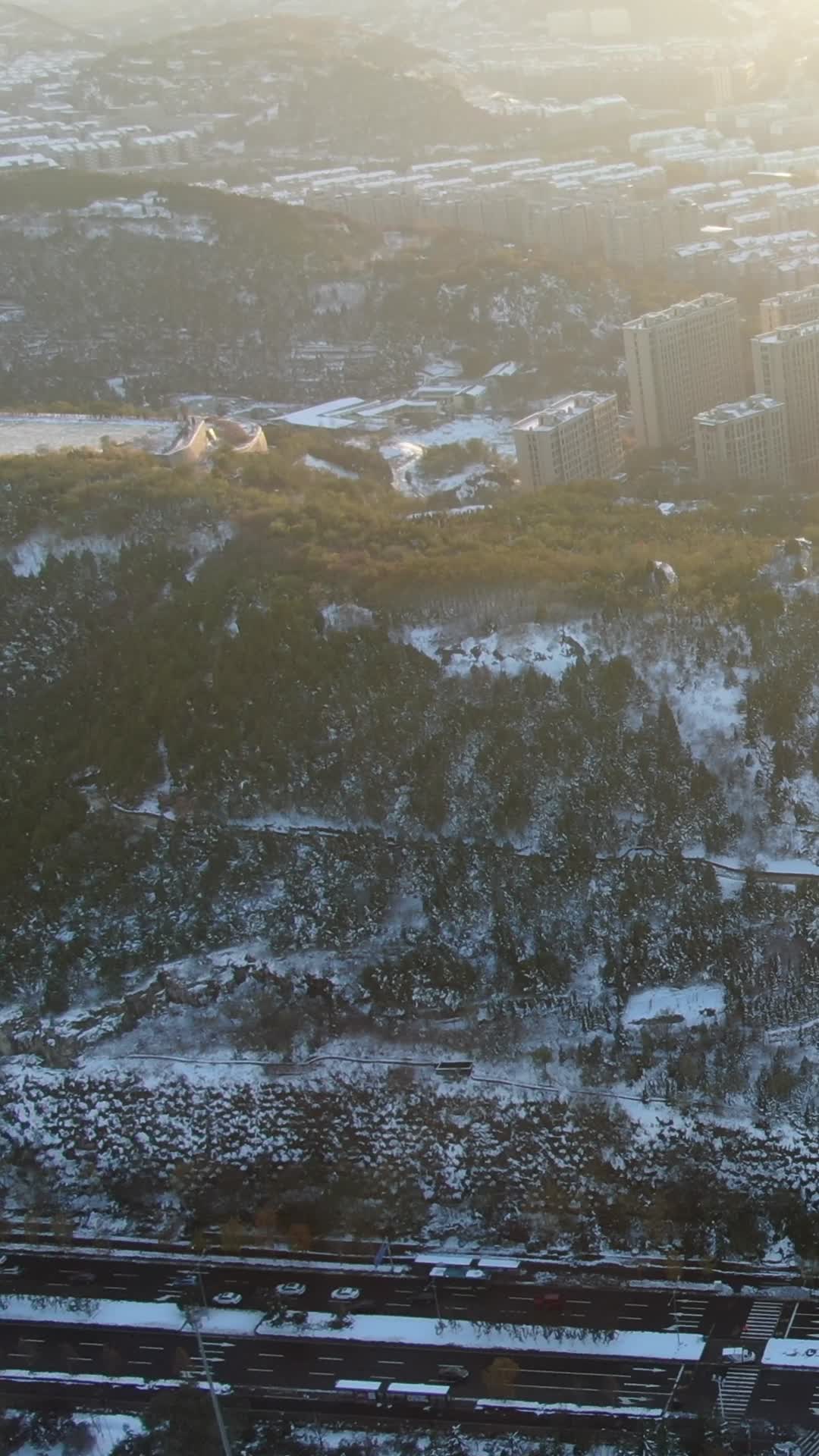 济南城市雪景竖屏航拍视频的预览图
