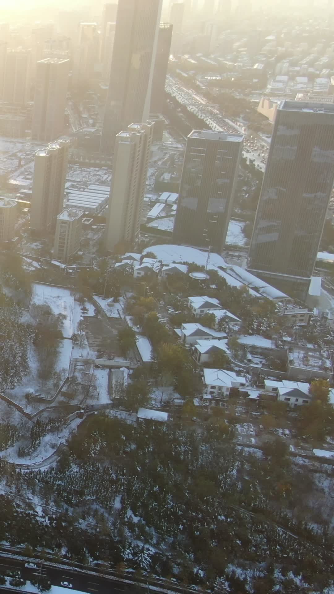 济南城市雪景竖屏航拍视频的预览图