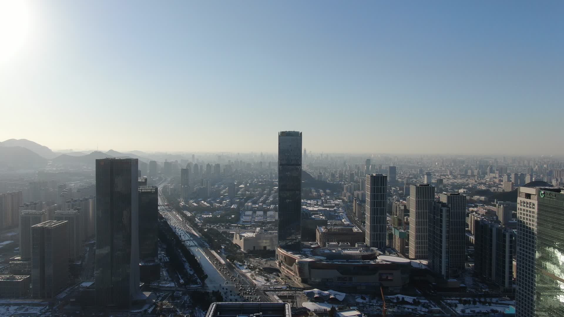 城市航拍山东济南万象城CBD视频的预览图
