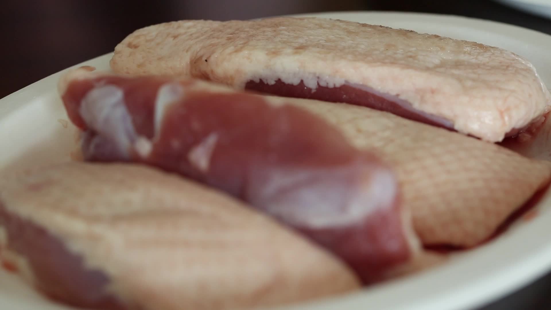 镜头合集鸭脯肉鸭肉鸭胸肉视频的预览图