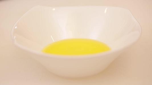 镜头合集一碗鸡油亚麻籽油视频的预览图