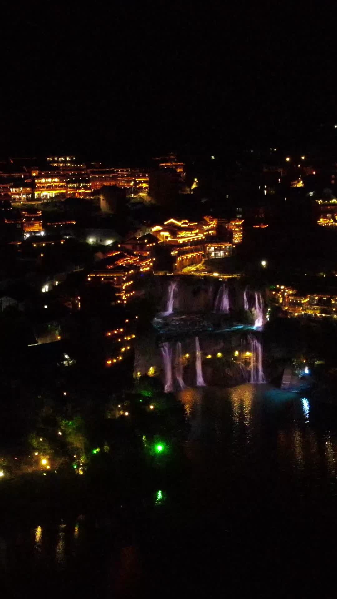 旅游景区湖南芙蓉镇4A景区竖屏夜景视频的预览图