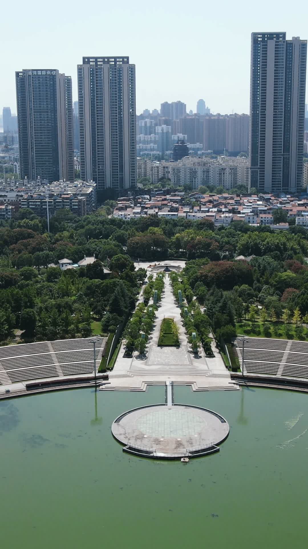 旅游景区武汉月湖风景区竖屏航拍视频的预览图