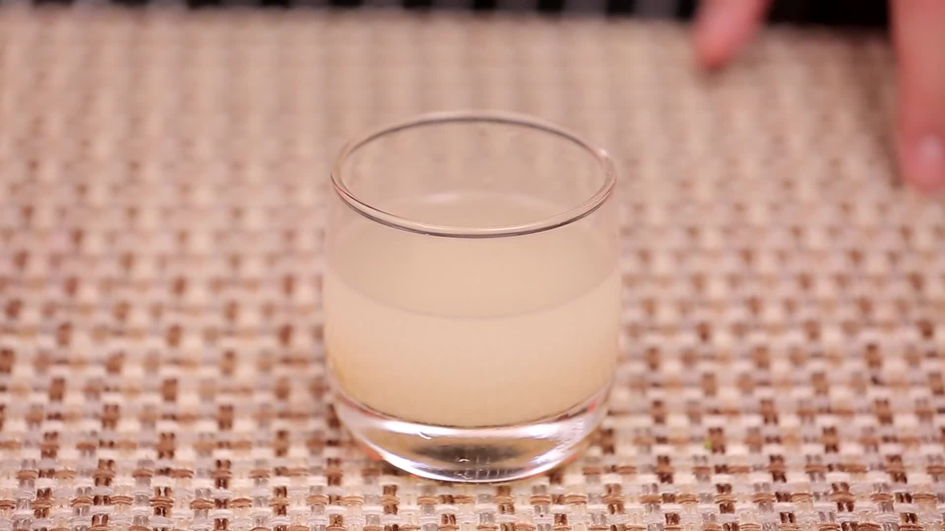 镜头合集冲泡乳酸菌酸奶蛋健康饮品视频的预览图