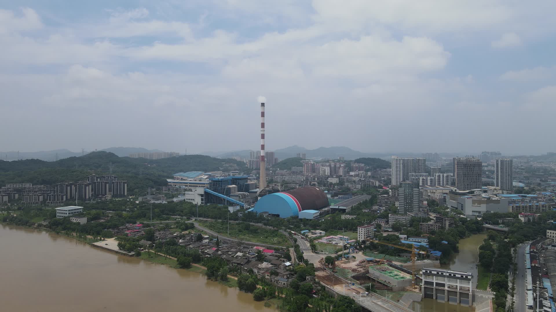 航拍湖南株洲城市工业厂房视频的预览图