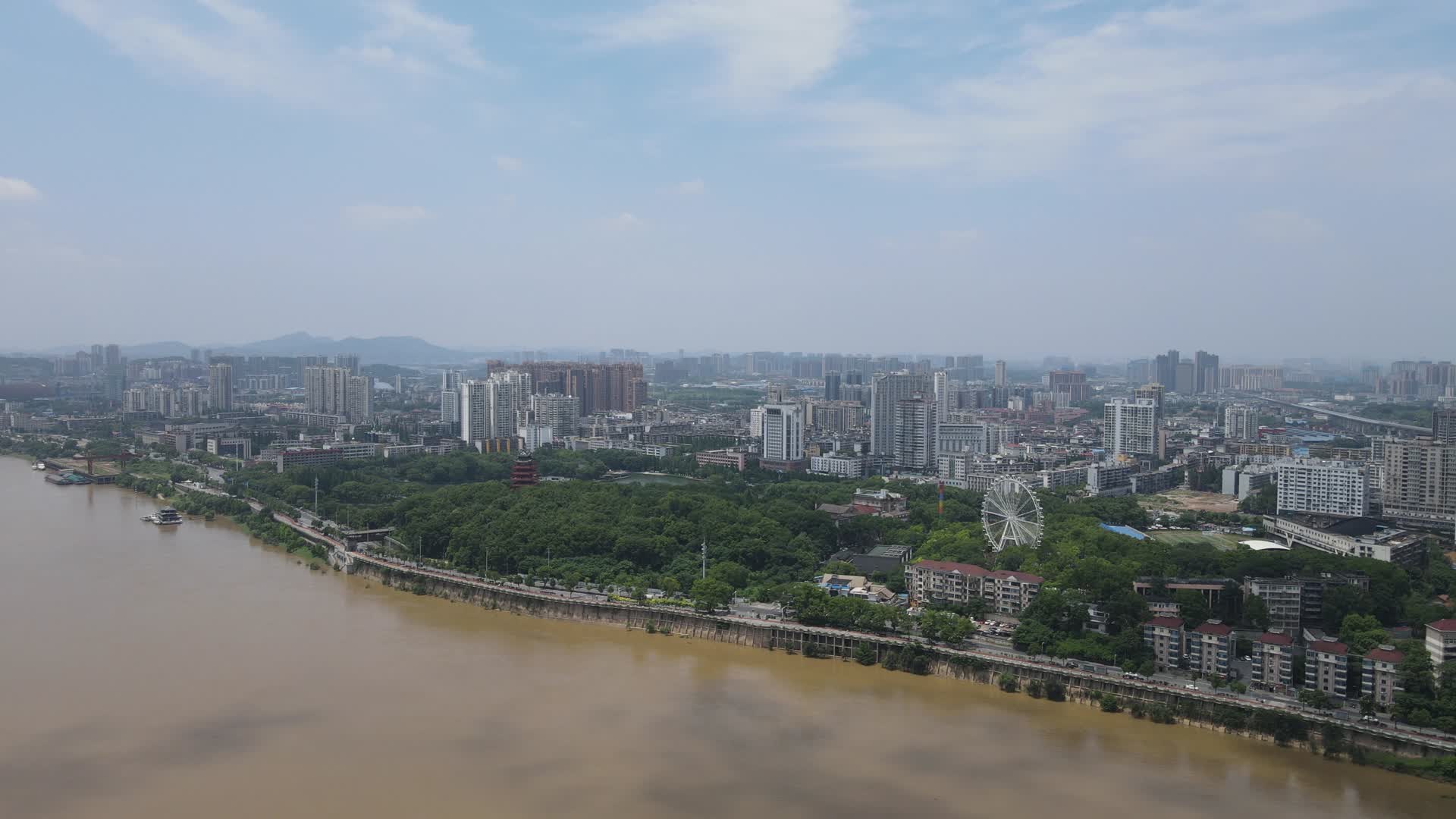 航拍湖南株洲湘江风光视频的预览图