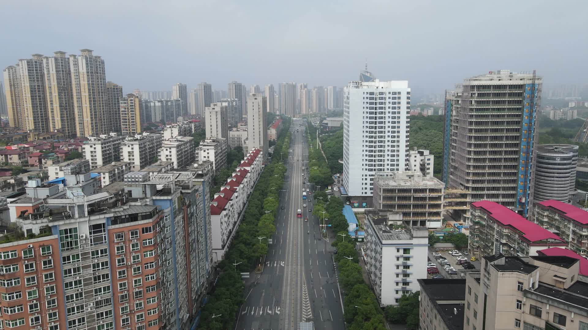 航拍湖南株洲城市交通大道视频的预览图