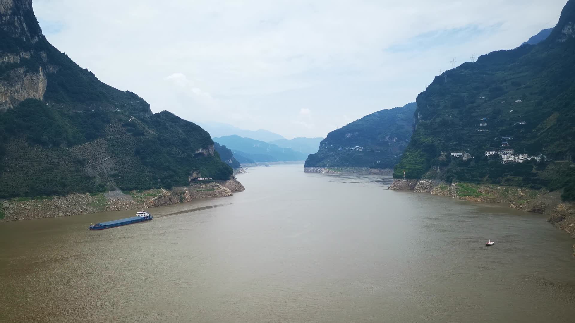雄伟壮观长江三峡风光实拍视频的预览图