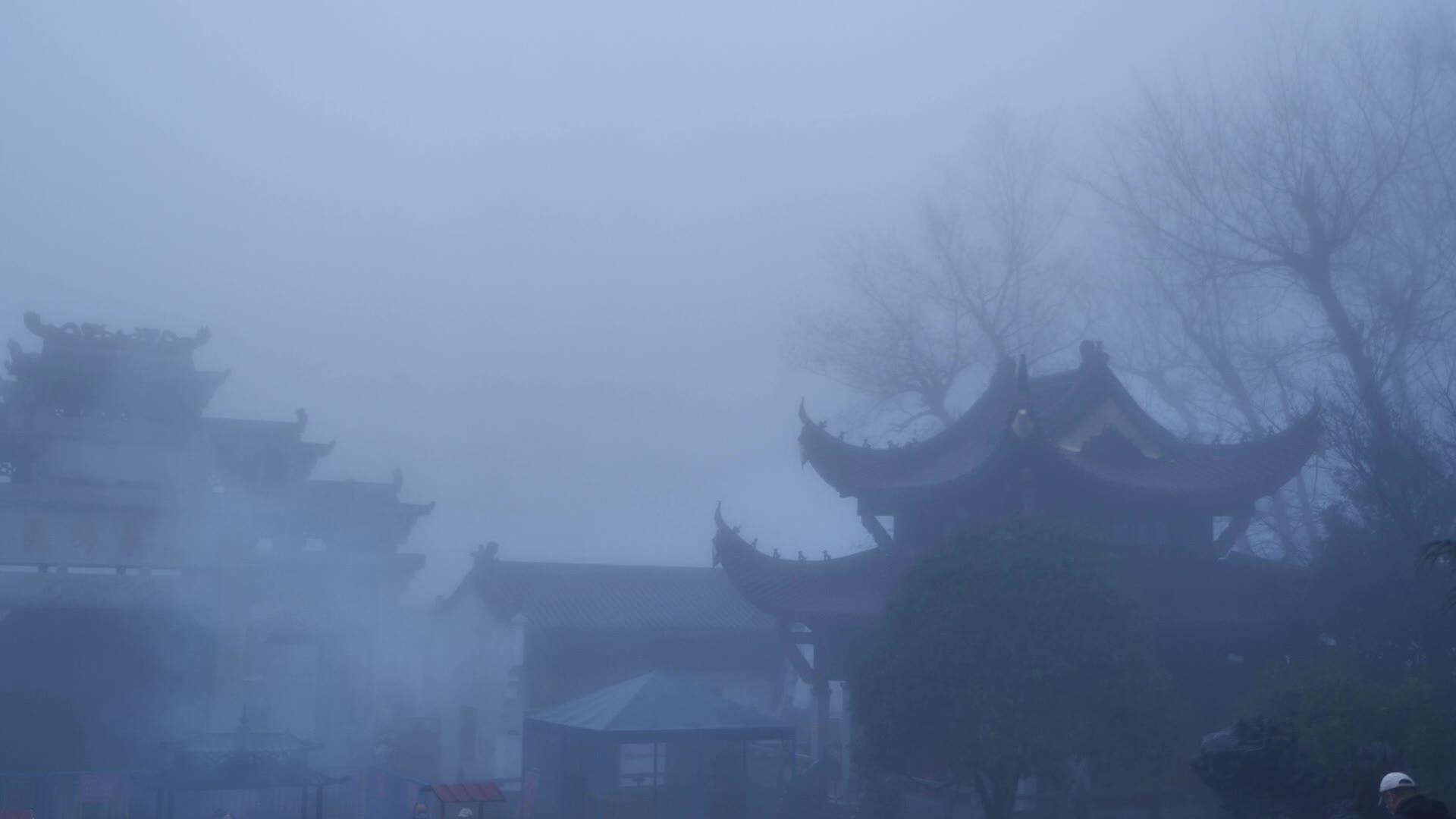安徽九华山九华街旃檀雾景视频的预览图