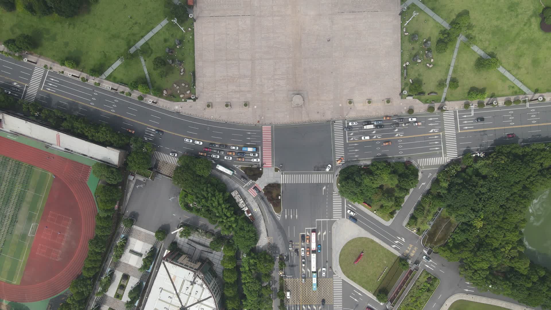 城市航拍湖南株洲交通大道视频的预览图