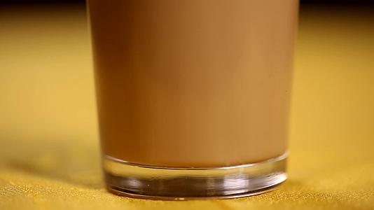 镜头合集港式茶点椰子酥脏脏包丝袜奶茶视频的预览图