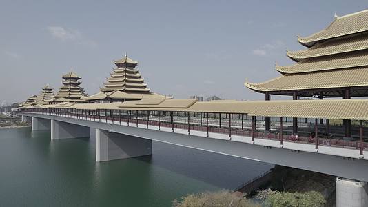 4K柳州凤凰岭大桥航拍视频的预览图