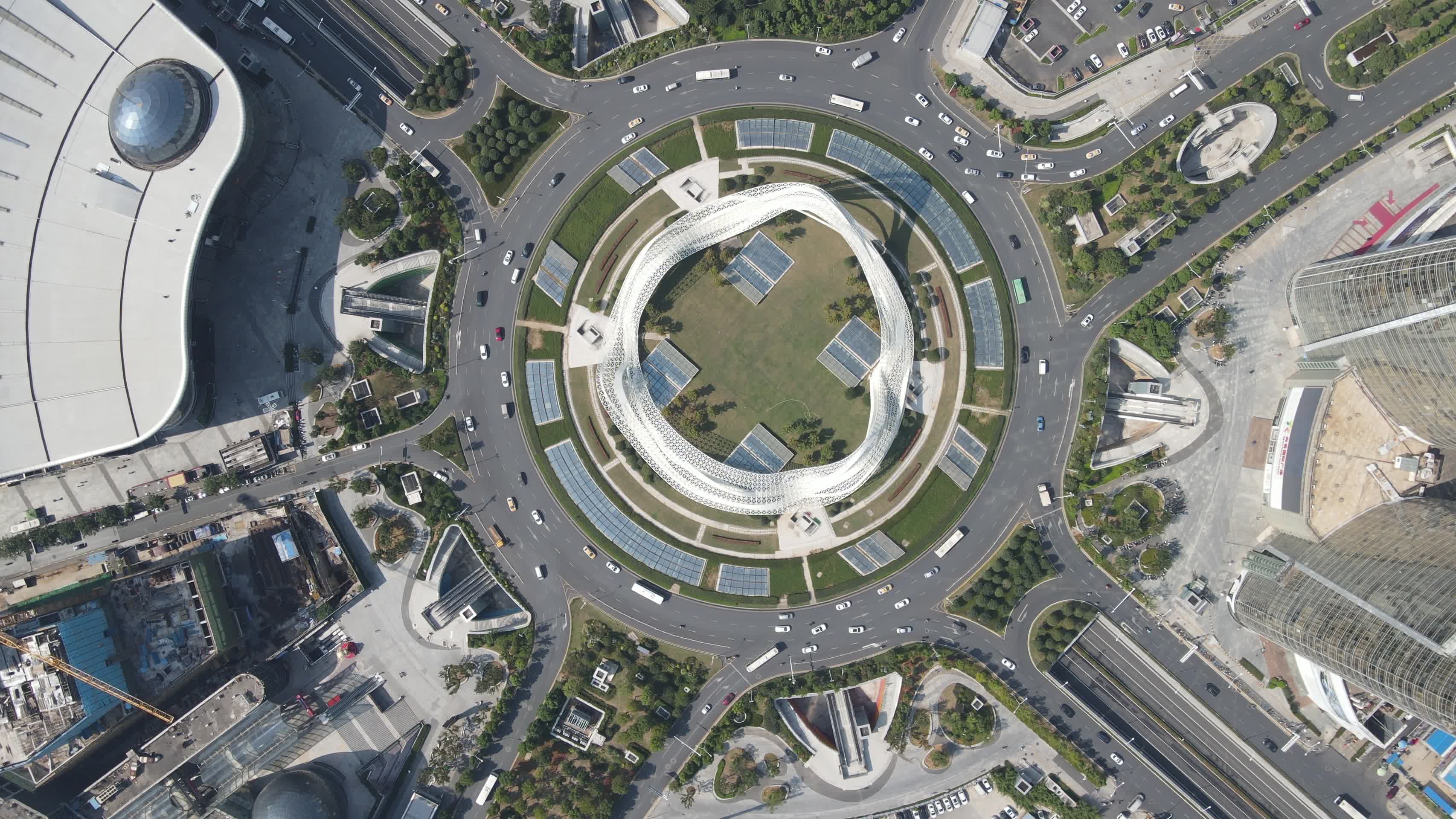 城市航拍武汉光谷广场地标建筑视频的预览图