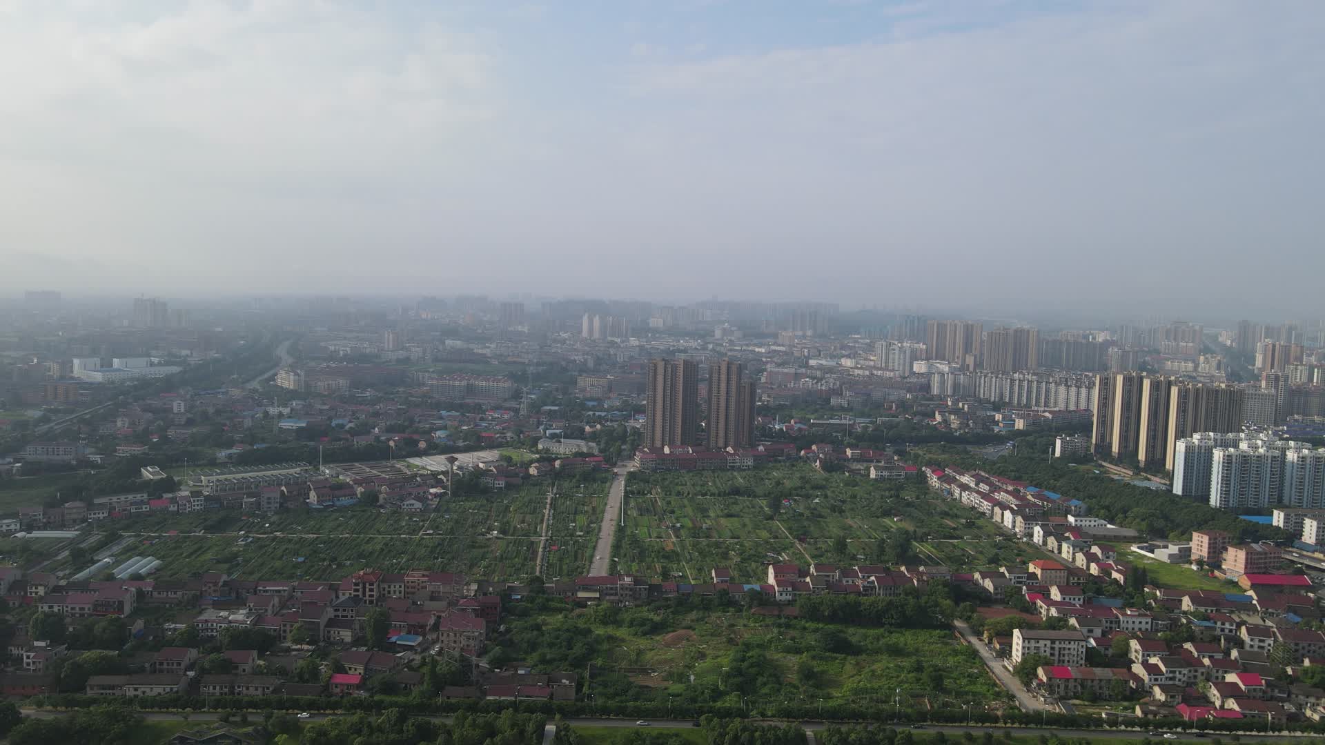 航拍湖南益阳城市大景视频的预览图