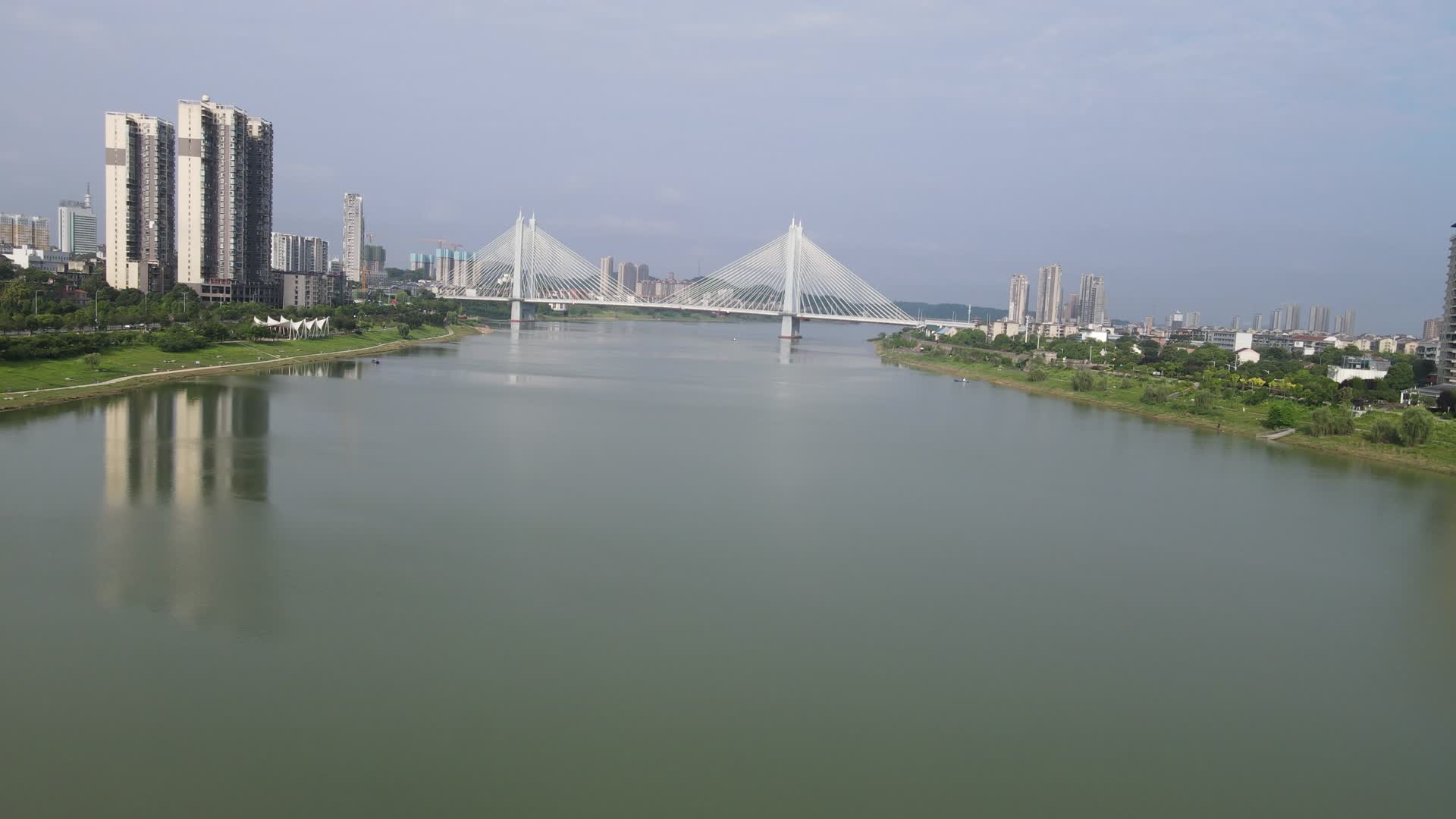 城市航拍湖南益阳龙洲大桥视频的预览图
