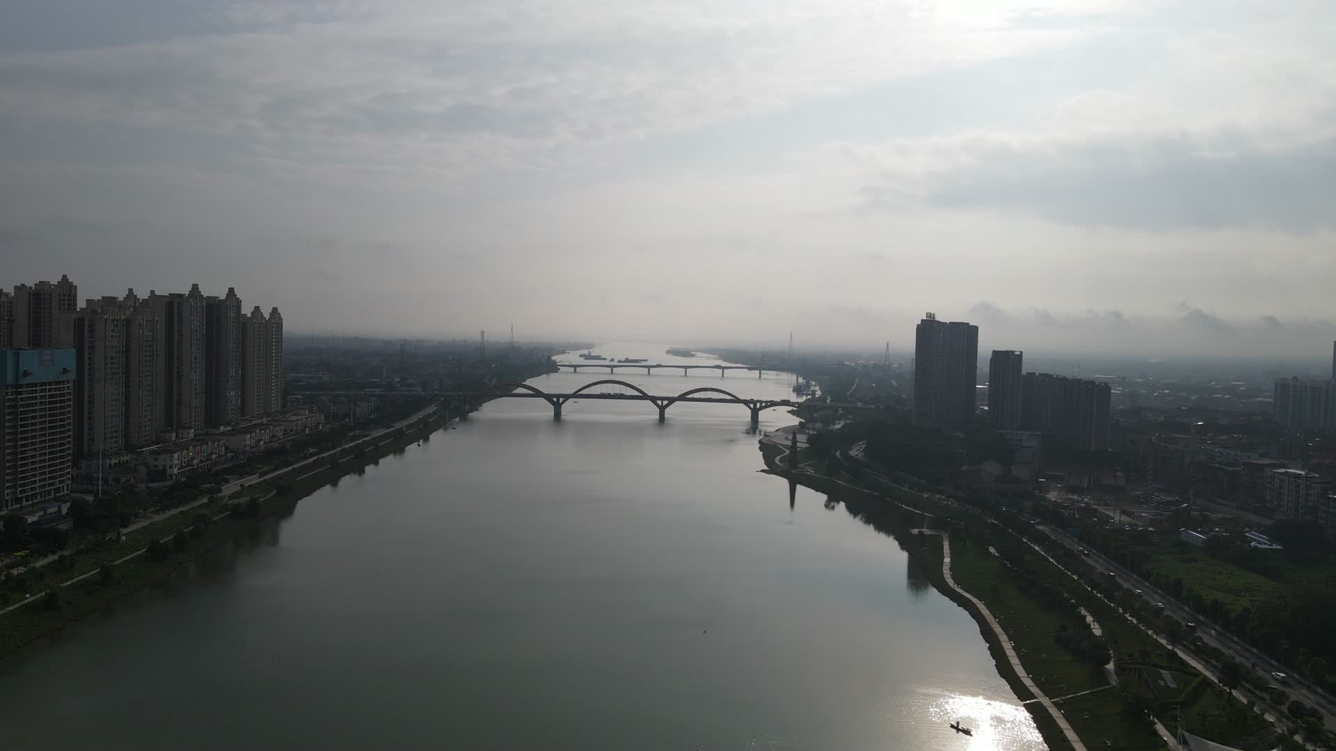 城市航拍湖南益阳资江二桥视频的预览图