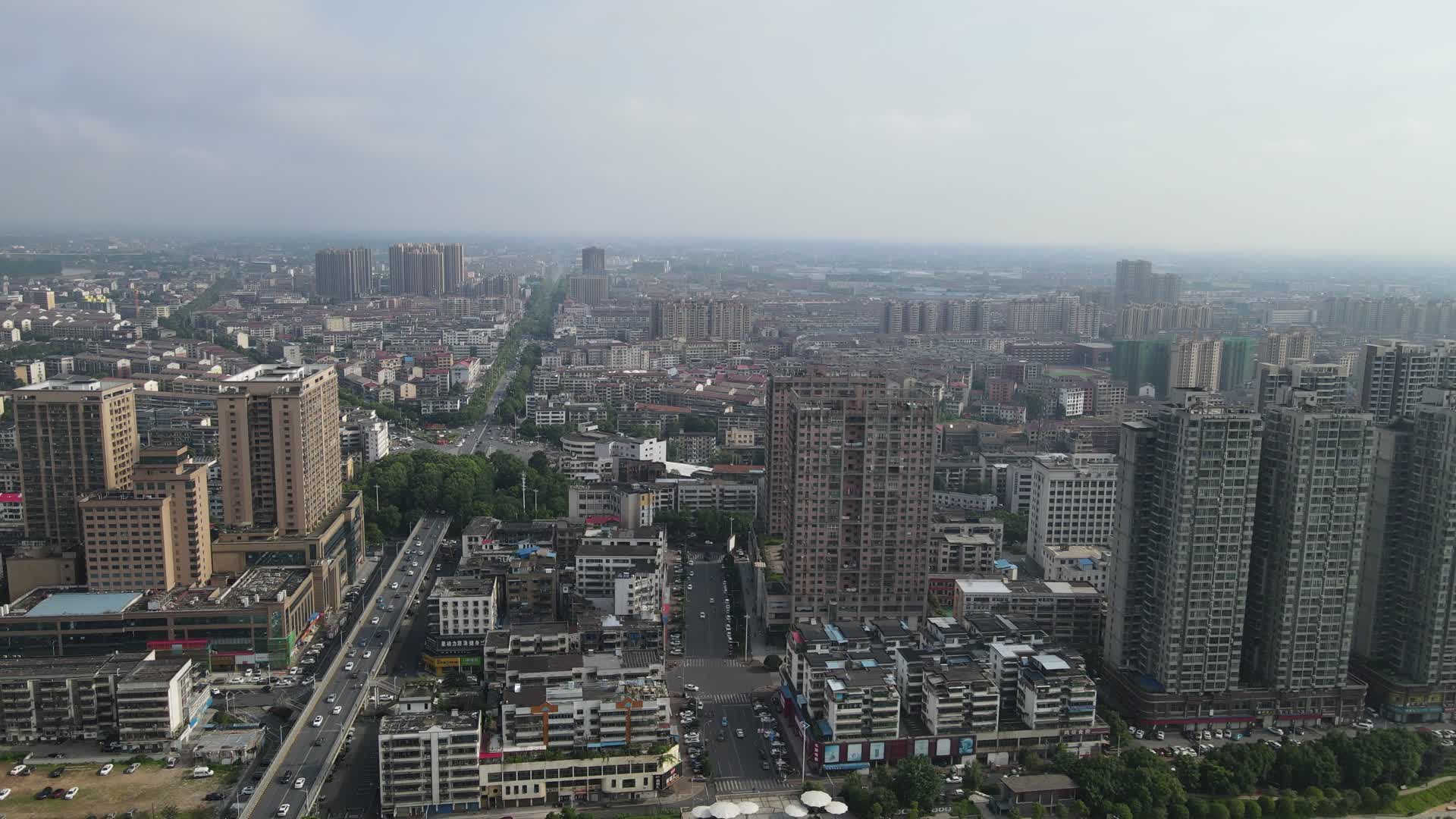 航拍湖南益阳城市风光视频的预览图