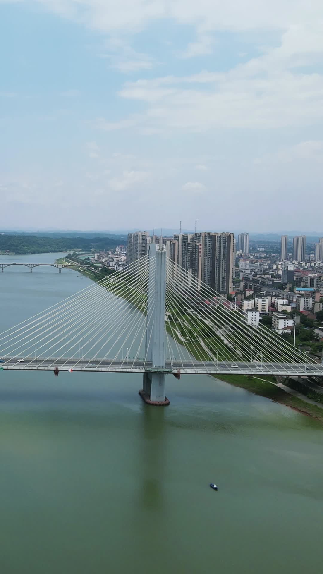 城市航拍湖南益阳溪流湾大桥竖屏视频的预览图