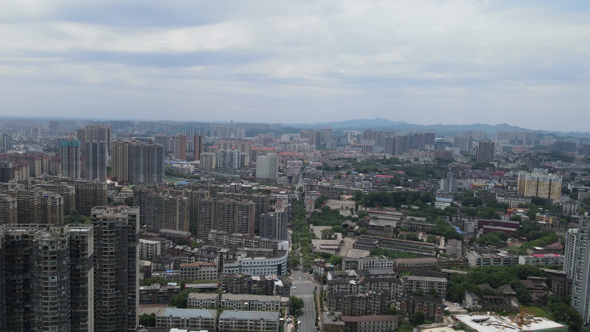 城市航拍湖南益阳城市交通视频的预览图
