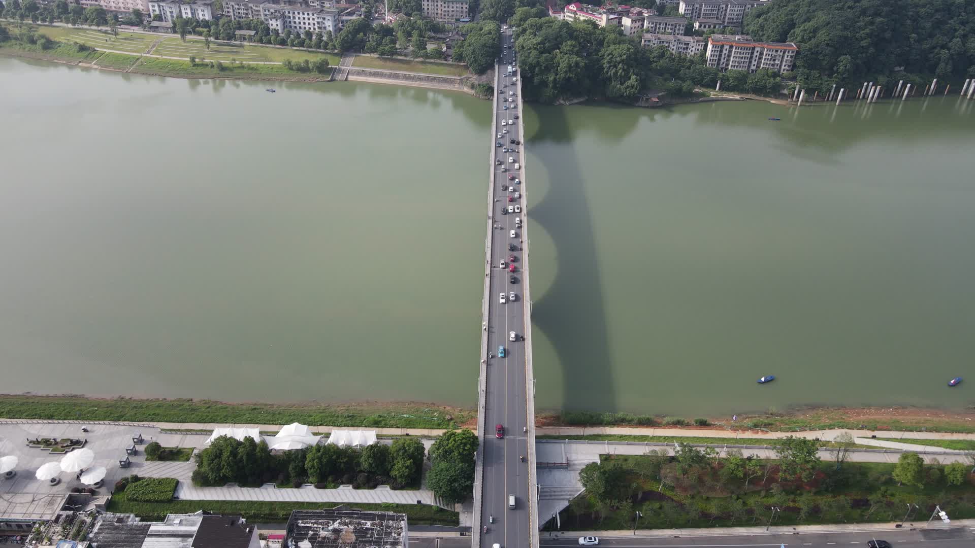 城市航拍湖南益阳资江一桥视频的预览图