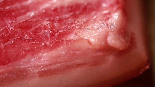 镜头合集微距拍摄猪肉瘦肉纹理视频的预览图