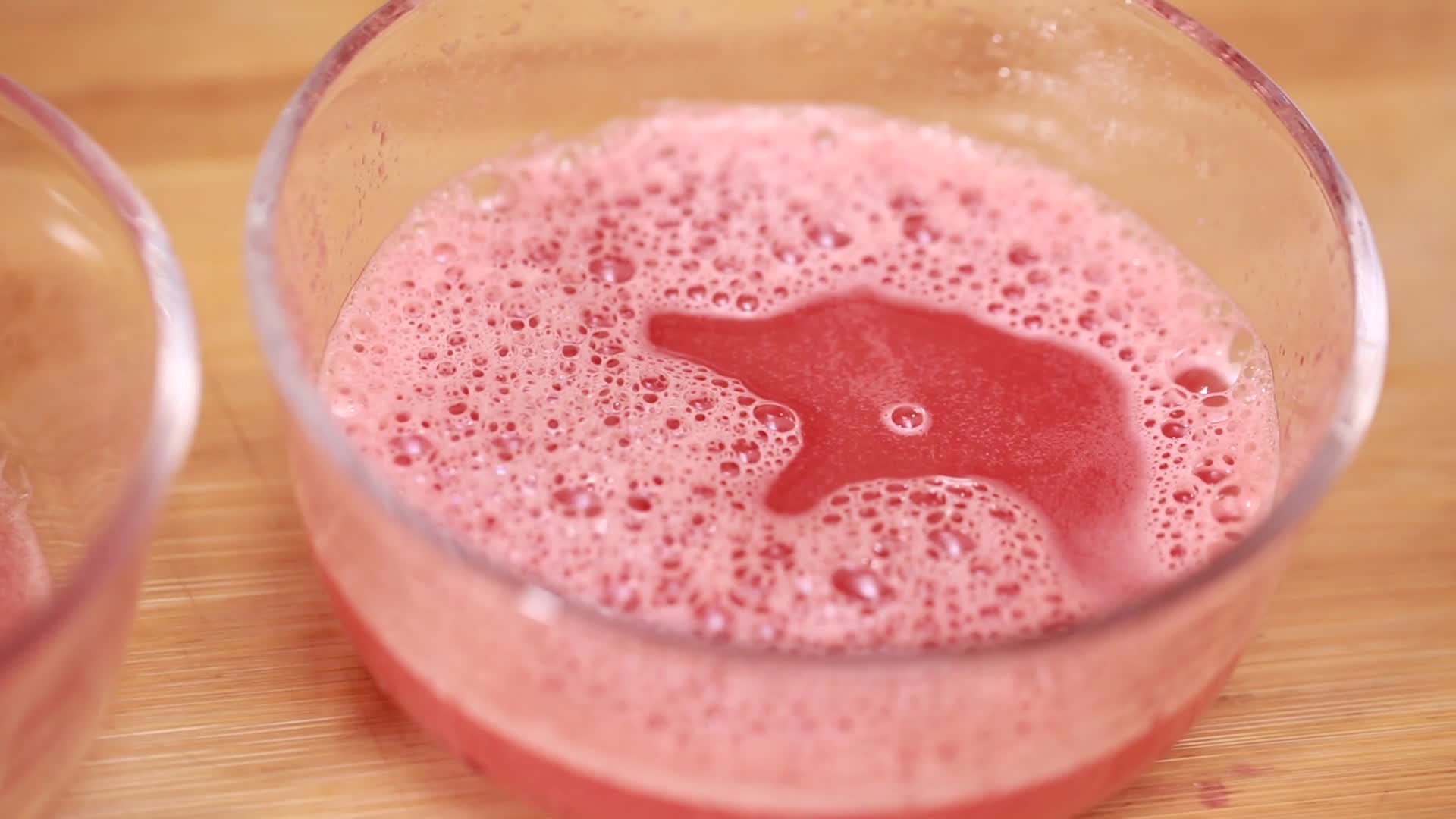 镜头合集健康饮料西瓜牛奶视频的预览图