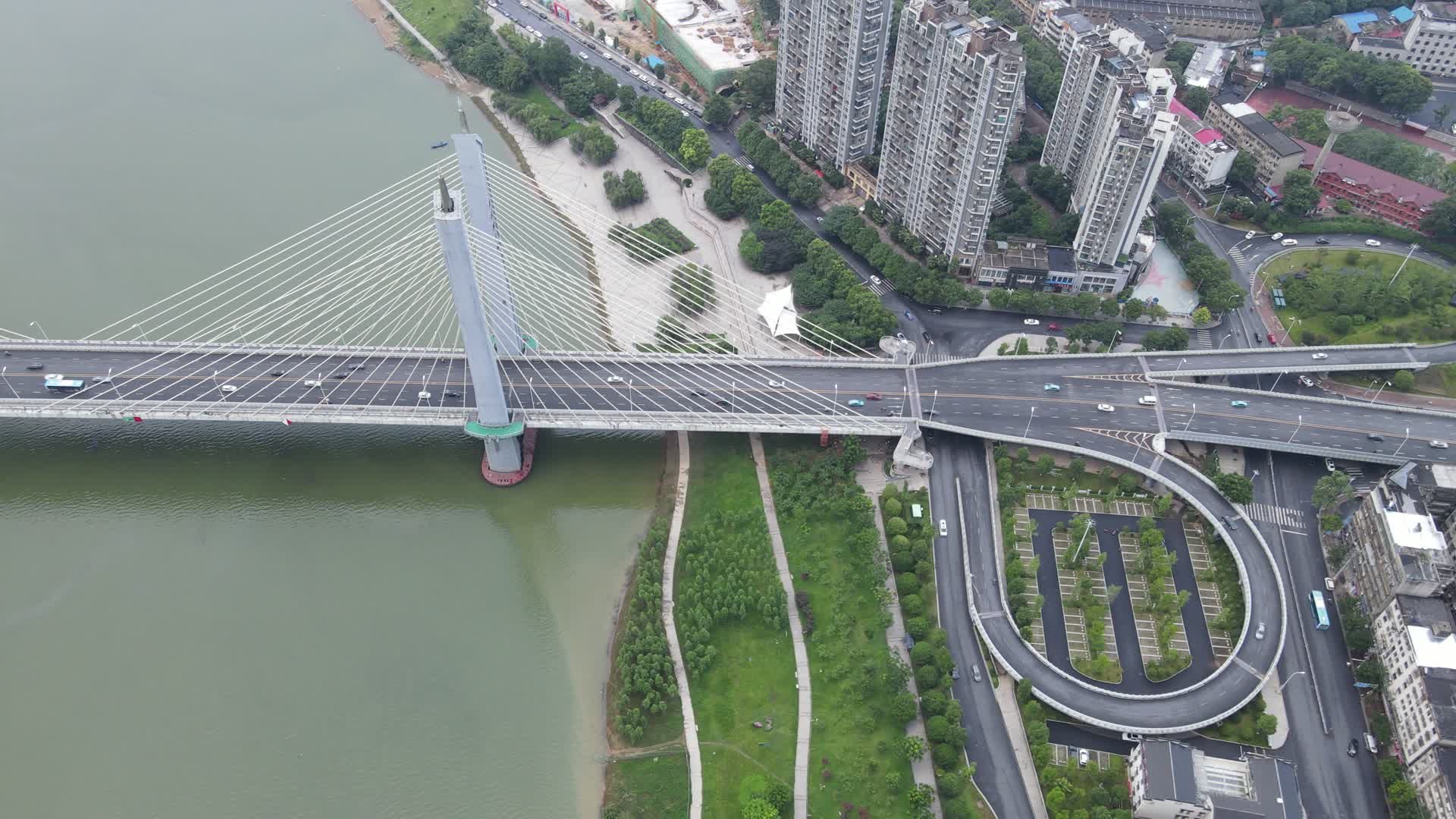 城市航拍湖南益阳资江九洲大桥视频的预览图
