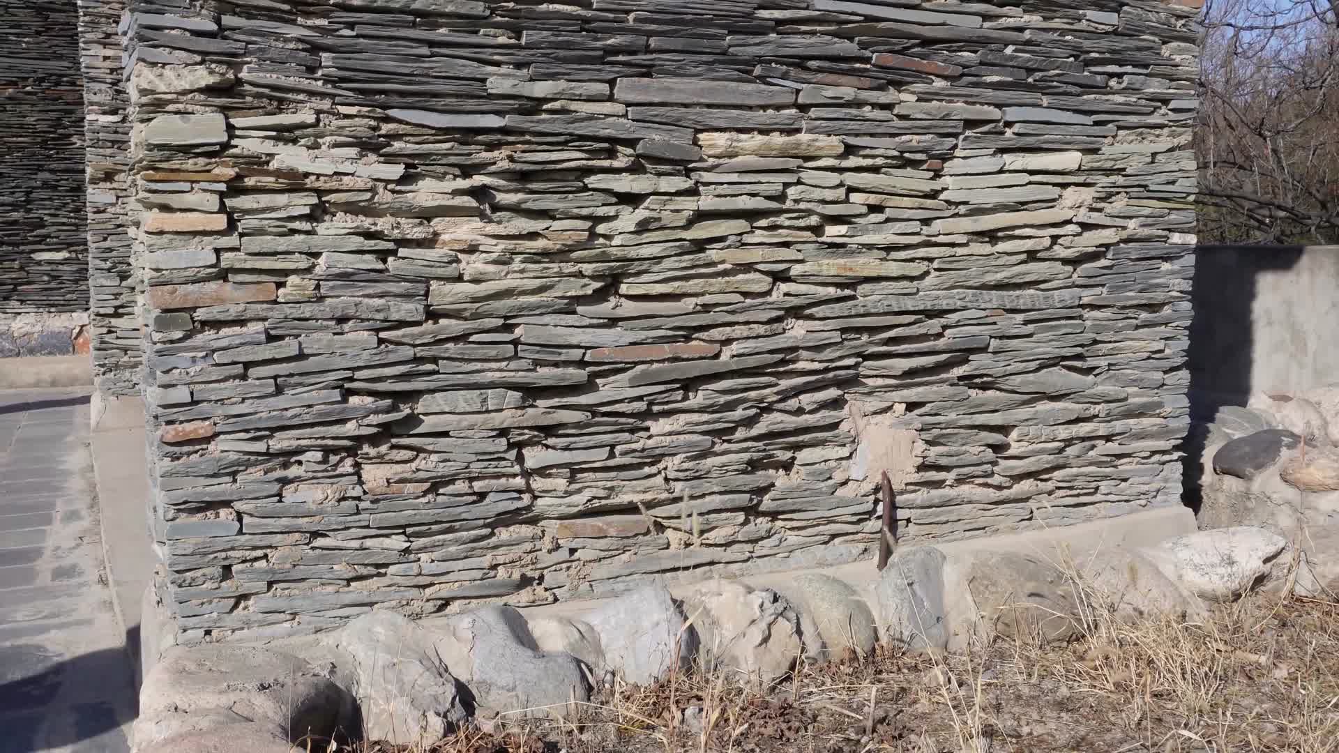 镜头合集石板房石头房屋拆房木屋土屋原始建筑视频的预览图