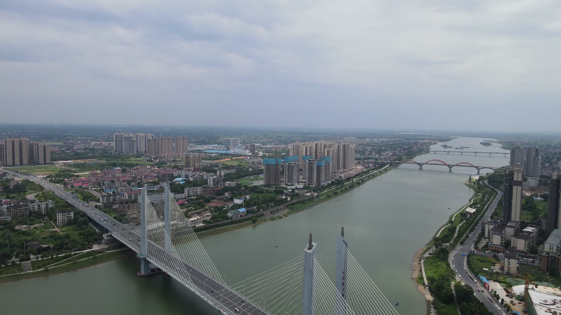 航拍湖南益阳资江龙洲大桥视频的预览图