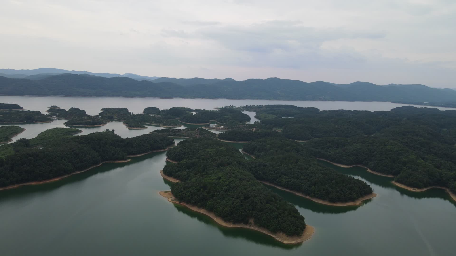 湖北荆州洈水景区4A航拍视频的预览图