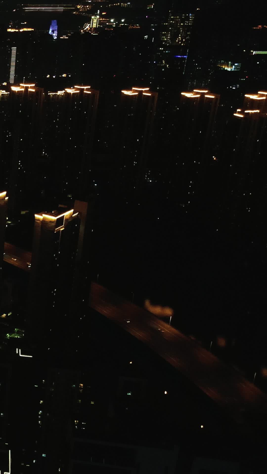 城市航拍湖南长沙荣湾镇夜景竖屏视频的预览图